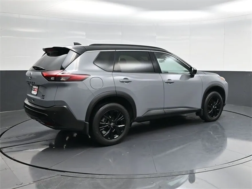 2023 Nissan Rogue SV photo 1