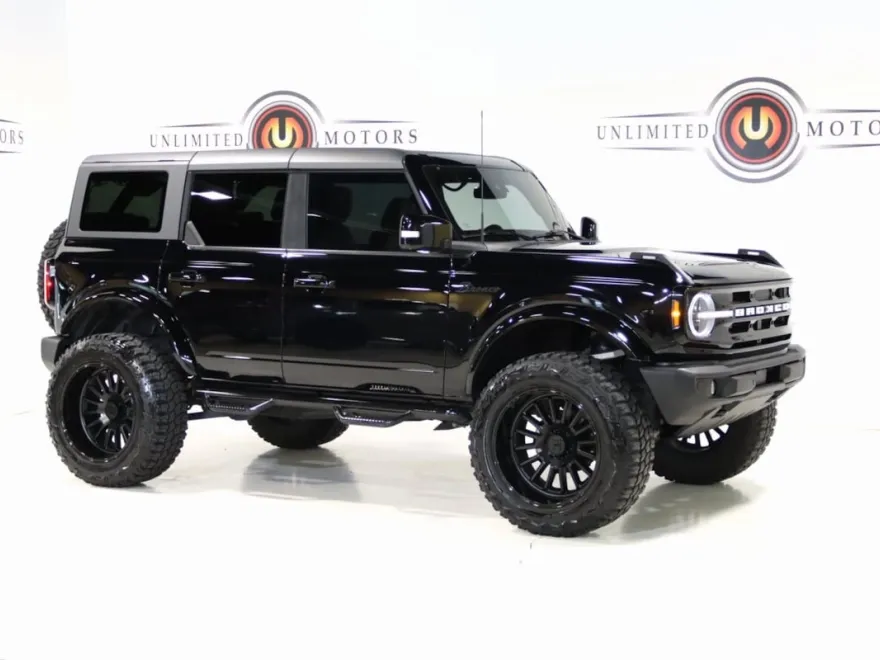 2023 Ford Bronco Outer Banks photo 1