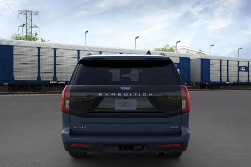 2025 Ford Expedition MAX photo 1