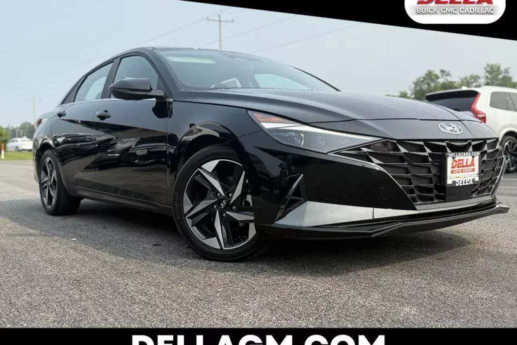 2023 Hyundai Elantra Limited photo 1