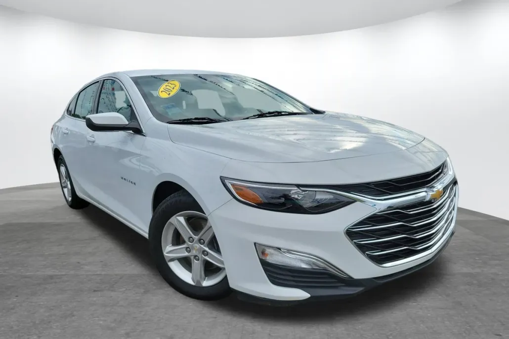 2023 Chevrolet Malibu LS photo 1