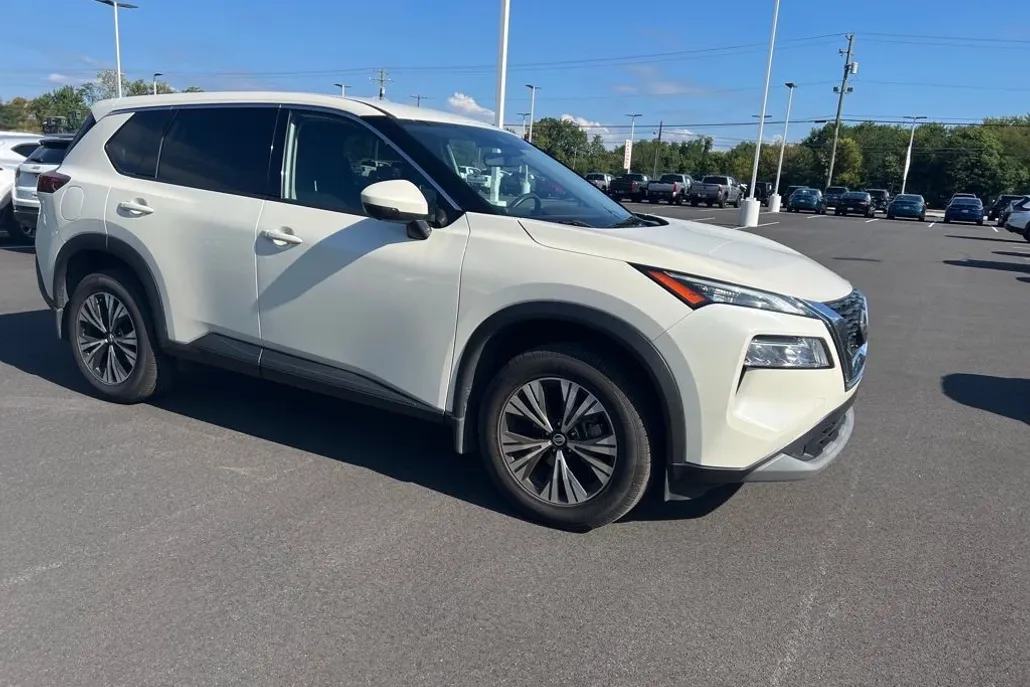 2021 Nissan Rogue SV photo 1