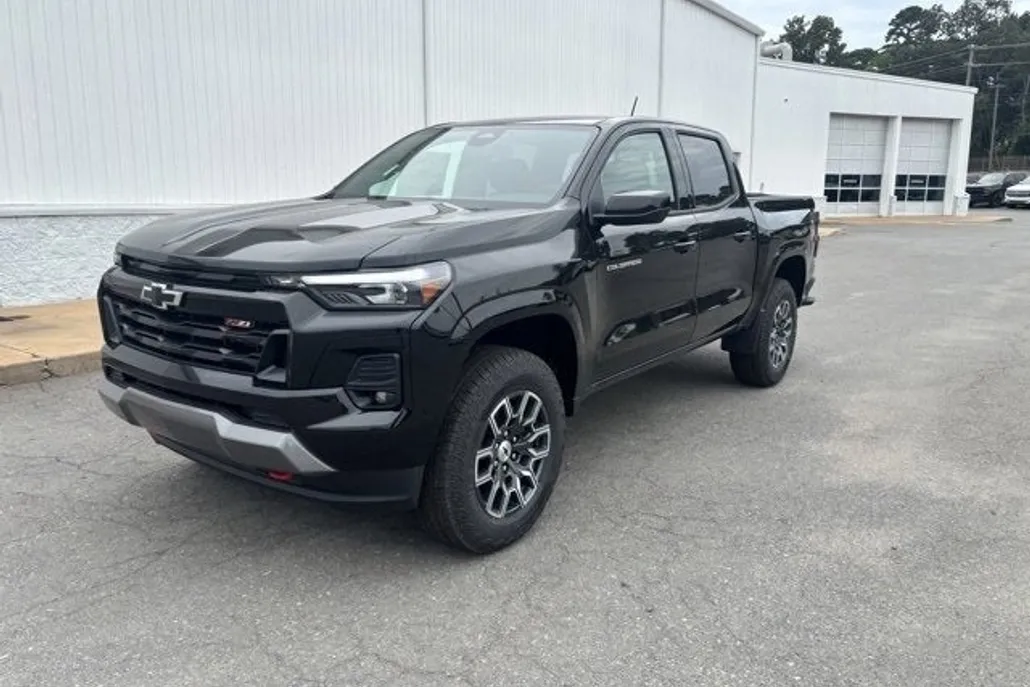 2026 Chevrolet Colorado Z71 photo 1