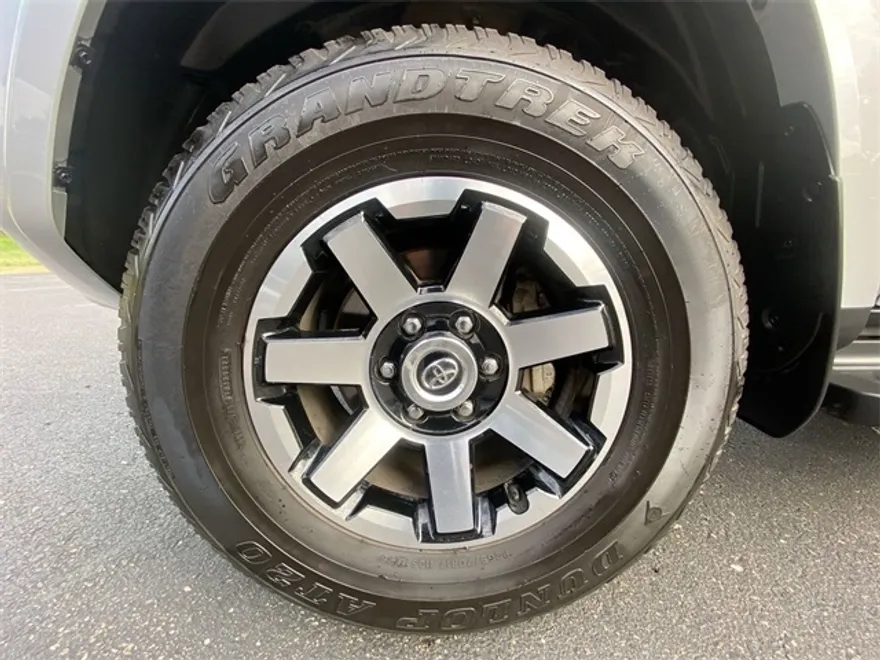 2023 Toyota 4Runner TRD Off-Road photo 1