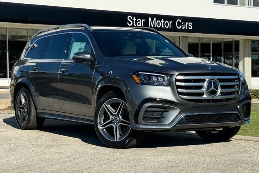 2025 Mercedes Benz GLS 450 4MATIC photo 1