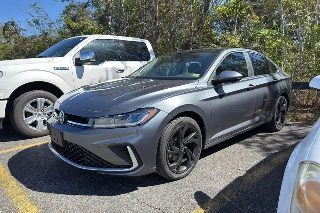2025 Volkswagen Jetta 1.5T SE photo 1