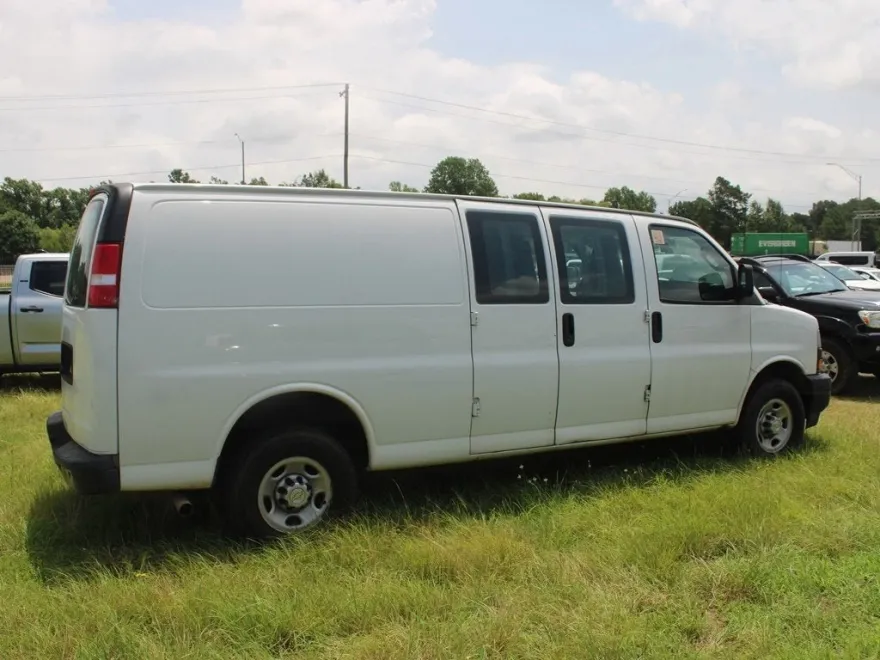 2022 Chevrolet Express Van Cargo photo 1