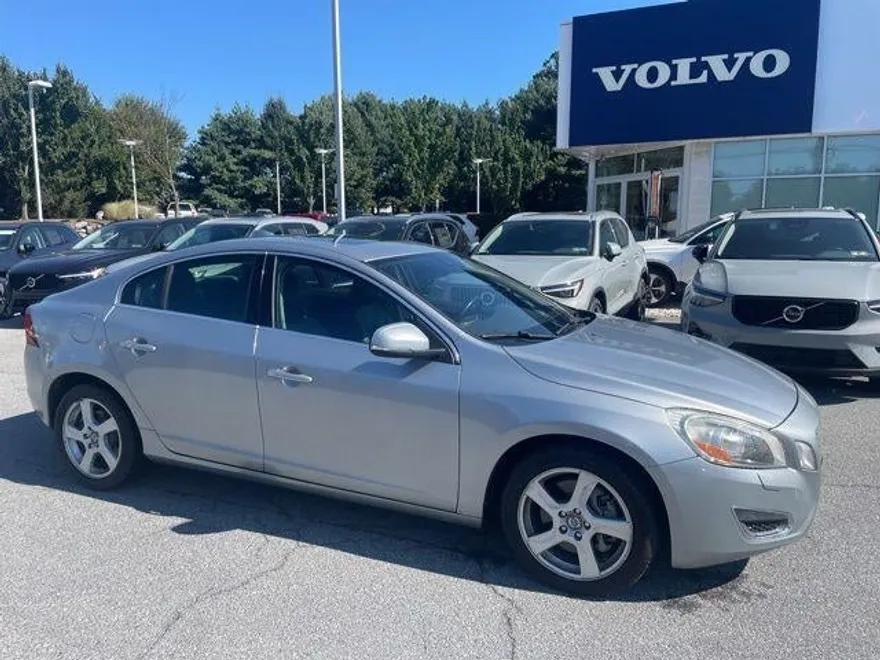 2013 Volvo S60 T5 Premier Plus AWD photo 1