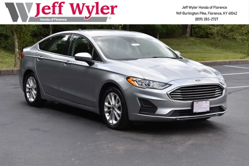 2020 Ford Fusion SE photo 1