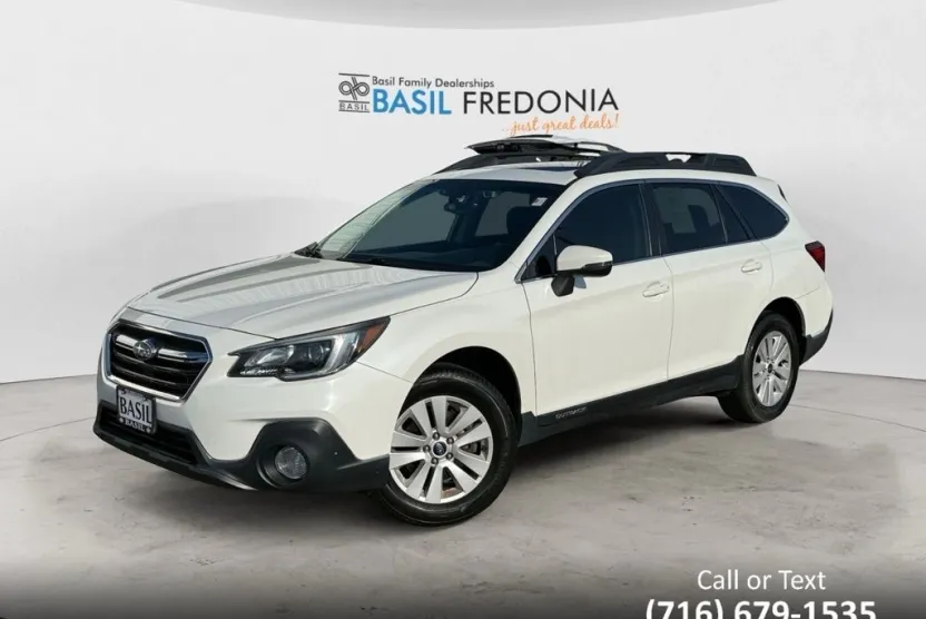 2019 Subaru Outback 2.5i Premium photo 1