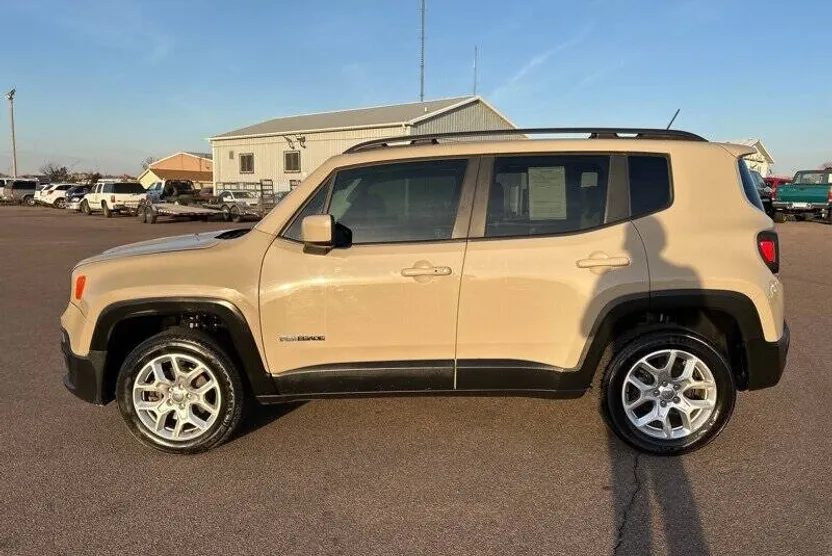 2016 Jeep Renegade Latitude photo 1