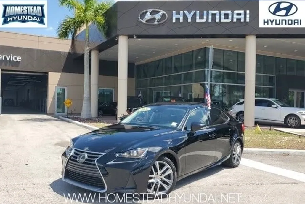2020 Lexus IS 300 photo 1