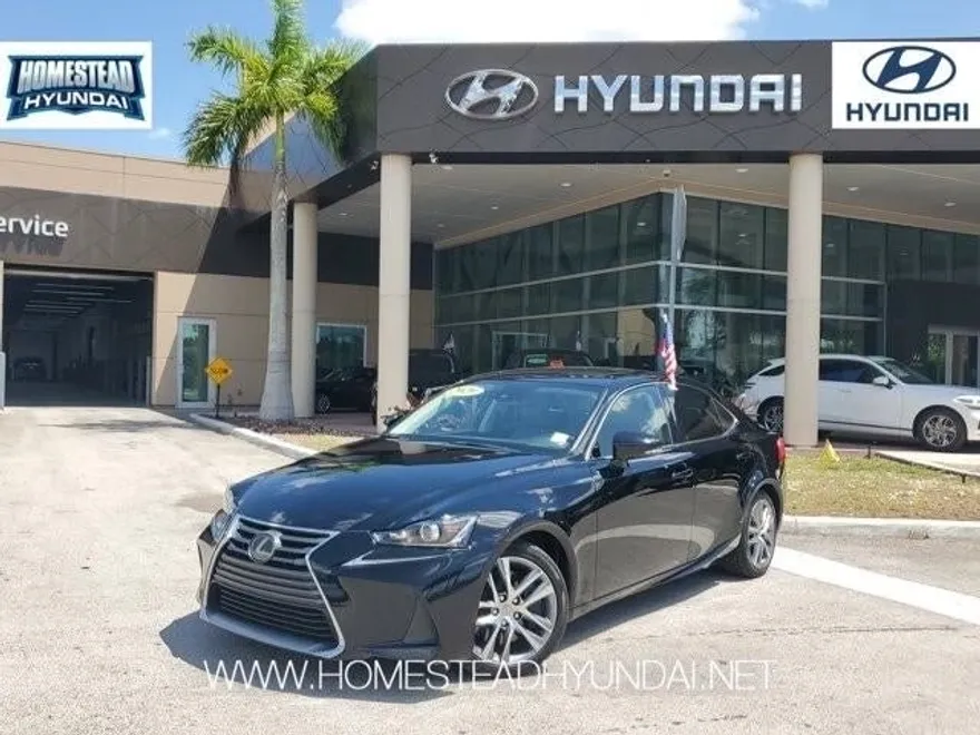 2020 Lexus IS 300 photo 1