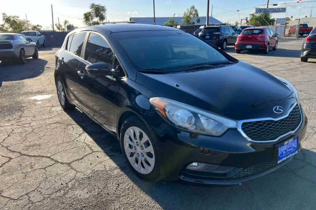 2016 Kia Forte LX photo 1