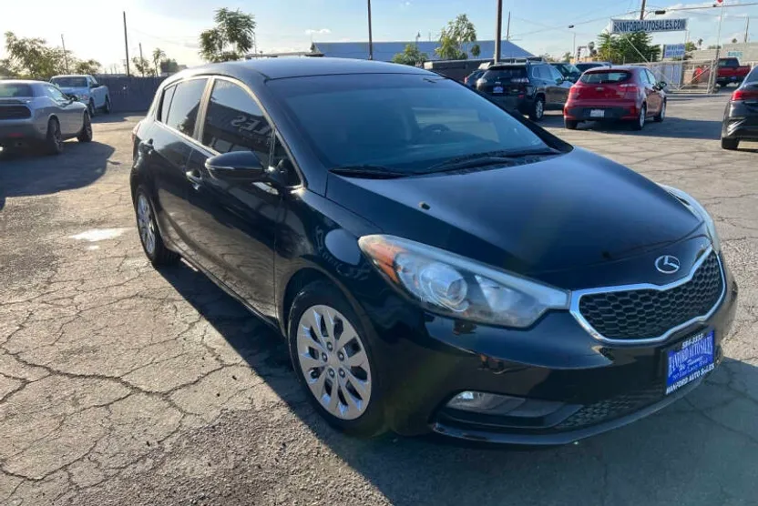 2016 Kia Forte LX photo 1