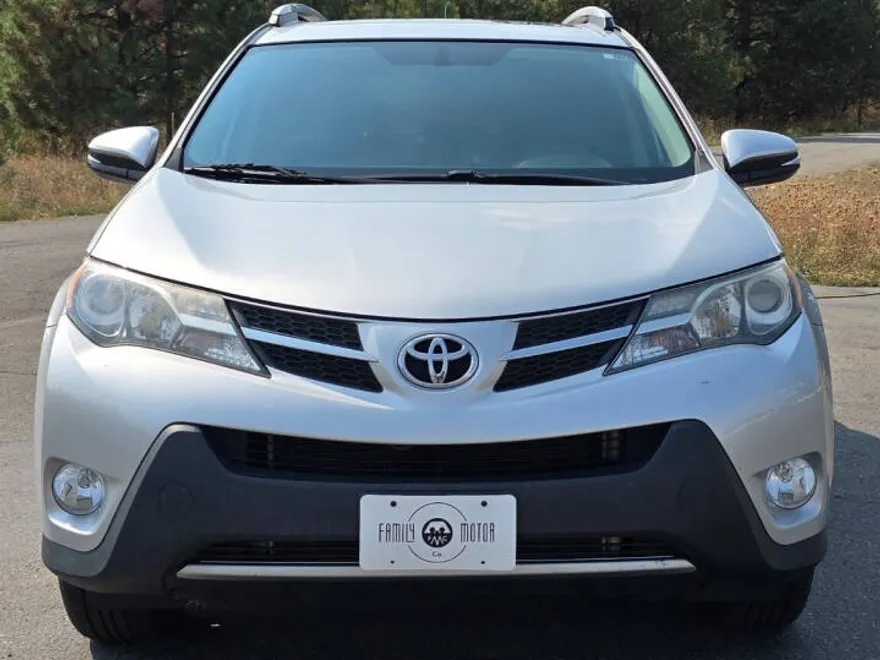 2013 Toyota RAV4 XLE photo 1