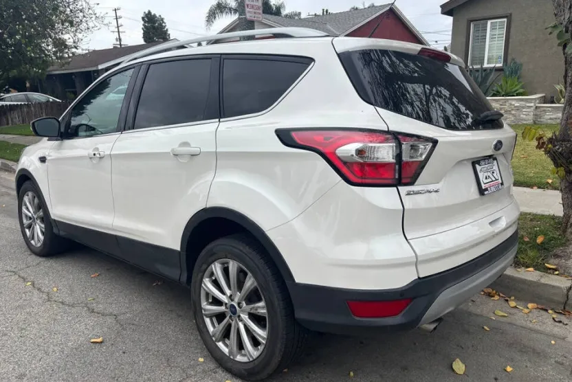 2017 Ford Escape Titanium photo 1