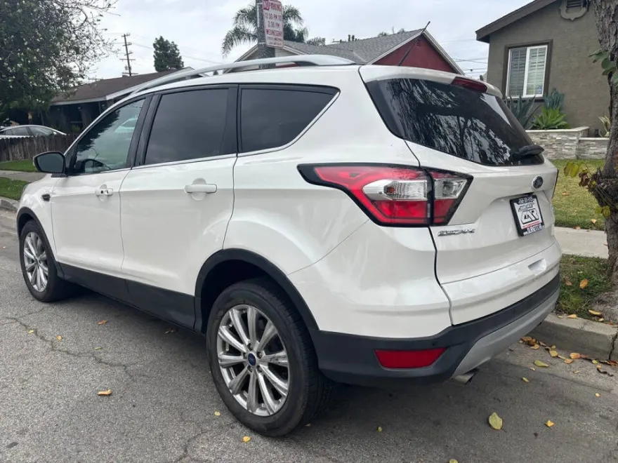 2017 Ford Escape Titanium photo 1