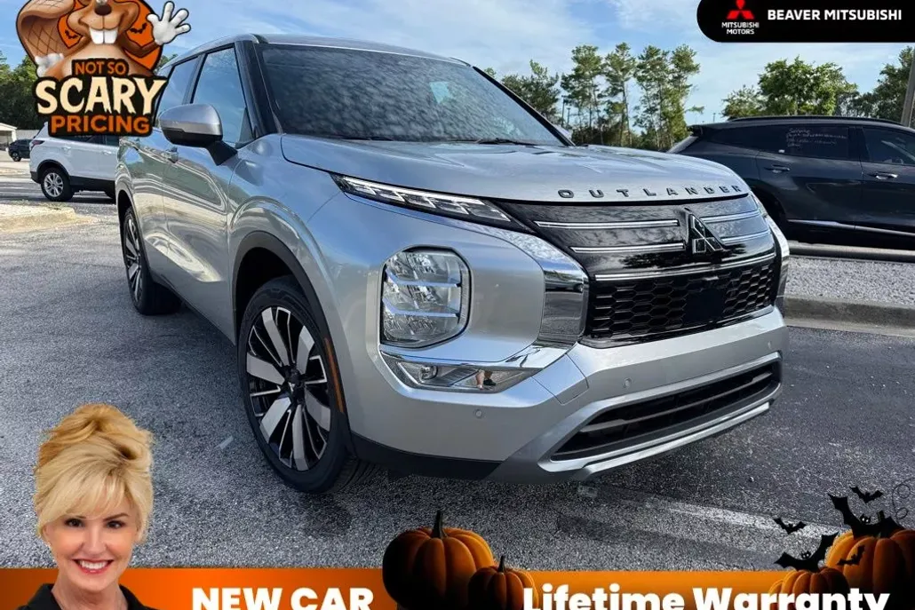 2025 Mitsubishi Outlander SE photo 1