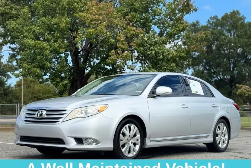 2011 Toyota Avalon Base photo 1