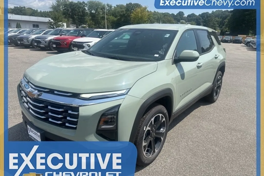 2026 Chevrolet Equinox LT photo 1