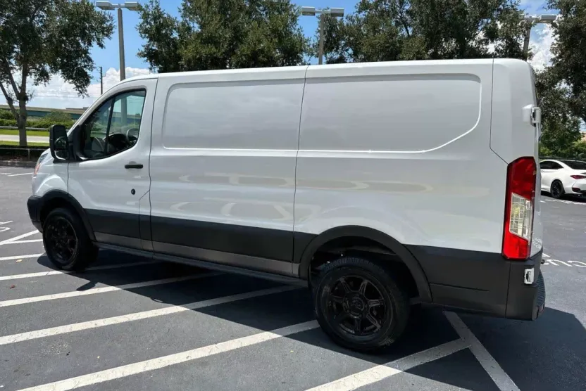 2019 Ford Transit photo 1
