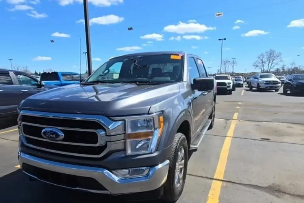 2022 Ford F-150 XLT photo 1