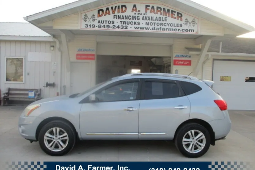 2012 Nissan Rogue SV AWD photo 1