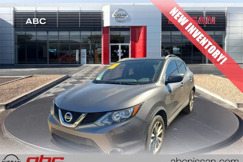 2017 Nissan Rogue Sport SV photo 1