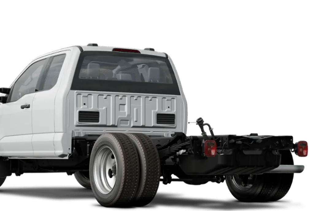 2025 Ford F-550 photo 1