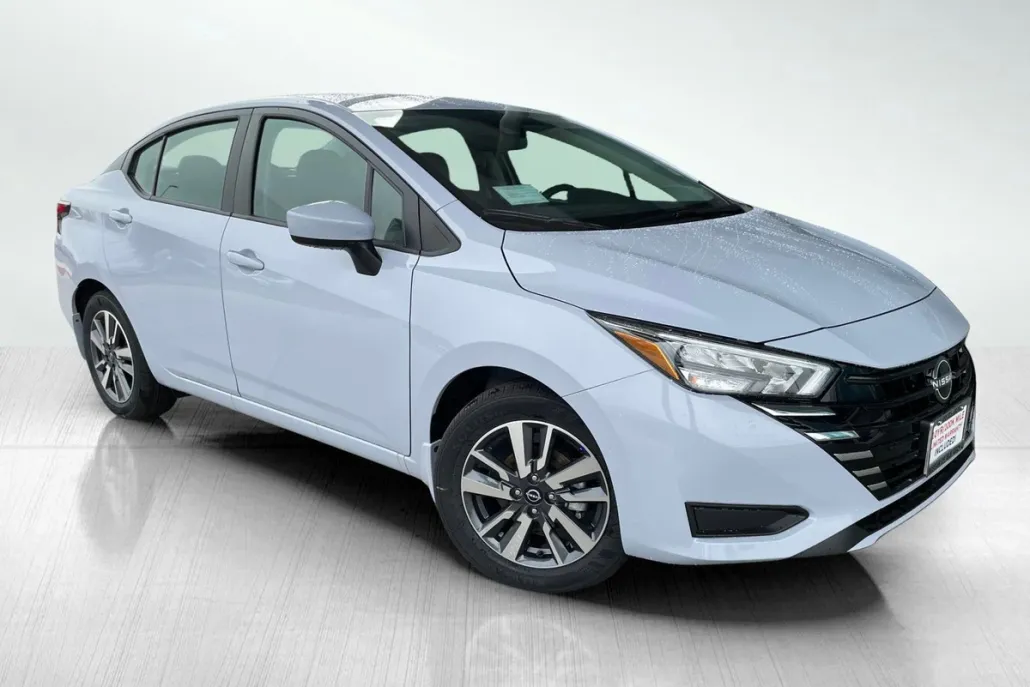 2025 Nissan Versa SV photo 1
