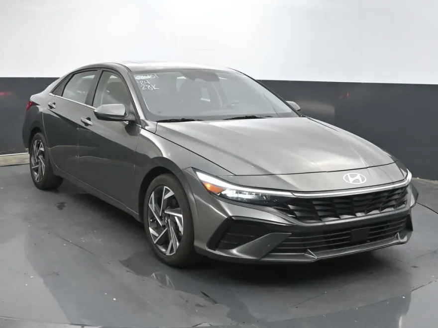 2024 Hyundai Elantra SEL Convenience photo 1