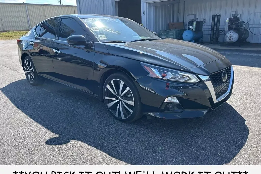 2021 Nissan Altima 2.5 Platinum photo 1