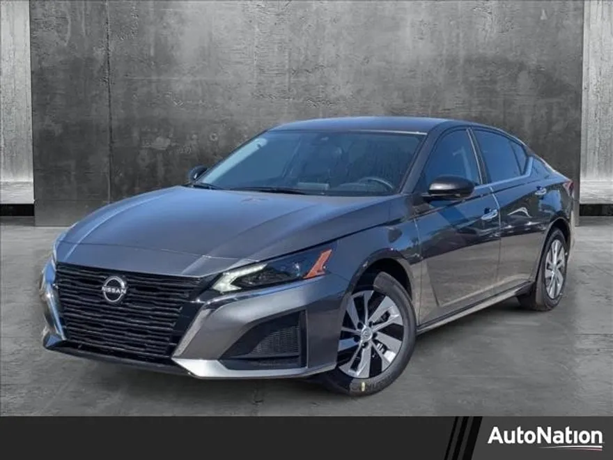 2025 Nissan Altima S photo 1