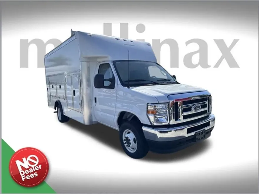 2025 Ford E-450 photo 1