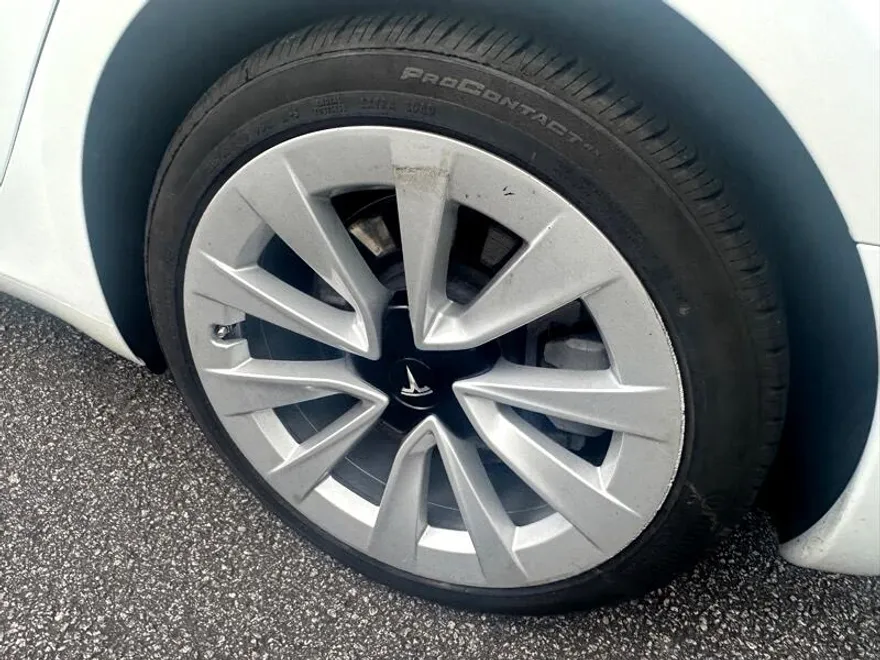 2022 Tesla Model 3 Long Range photo 43