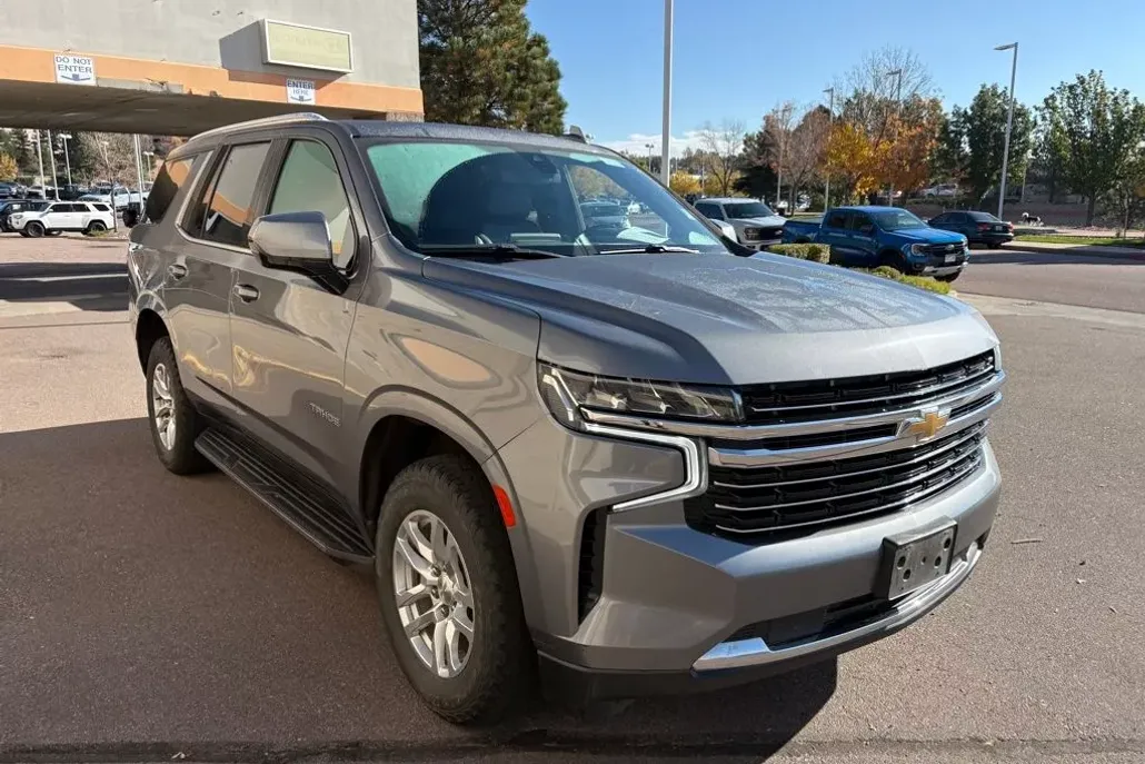 2021 Chevrolet Tahoe LT photo 1
