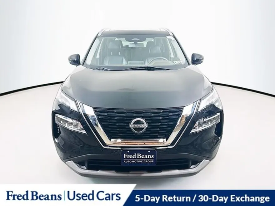 2022 Nissan Rogue SV photo 1