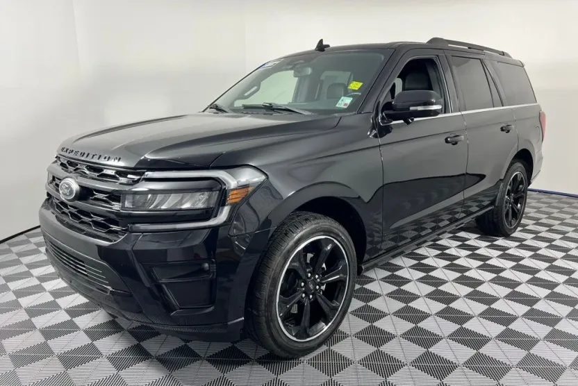 2023 Ford Expedition Limited photo 1
