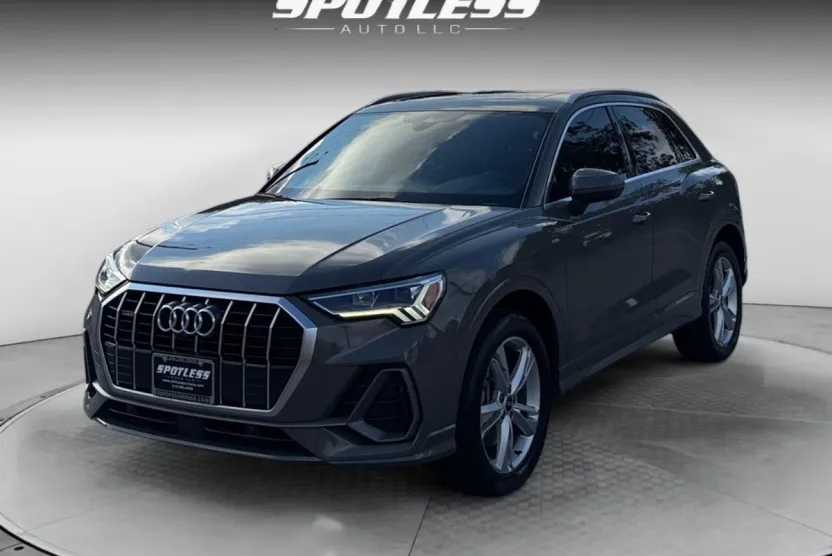 2022 Audi Q3 S line Premium Plus photo 1
