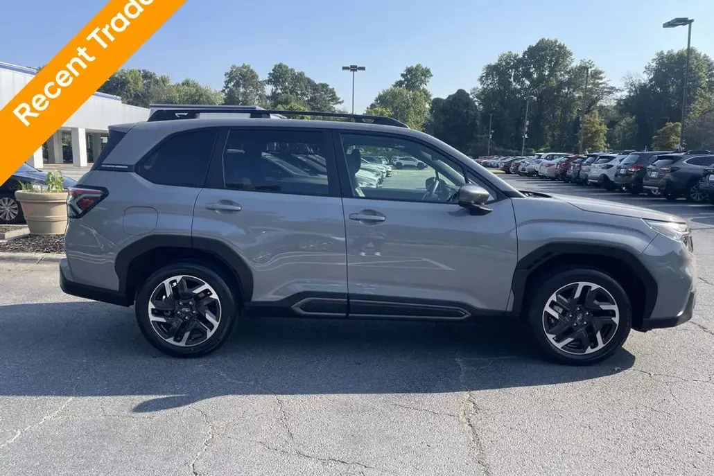 2025 Subaru Forester Limited Base photo 1