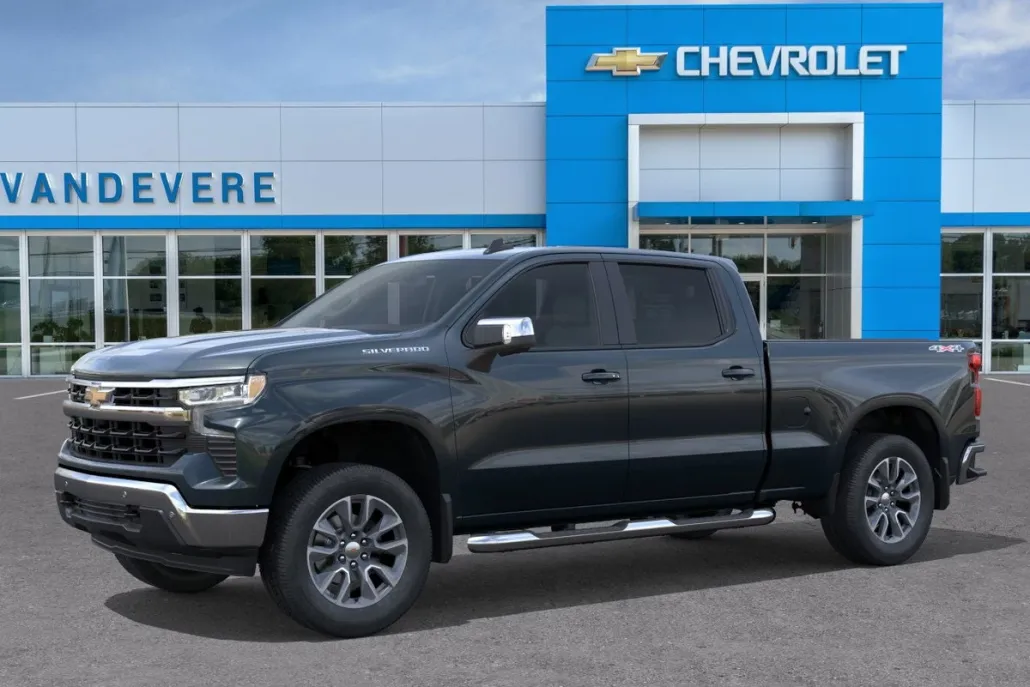 2026 Chevrolet Silverado 1500 LT photo 1