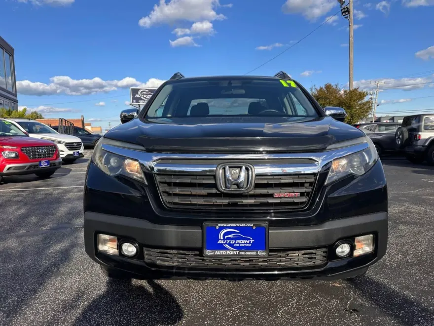 2017 Honda Ridgeline Sport photo 1