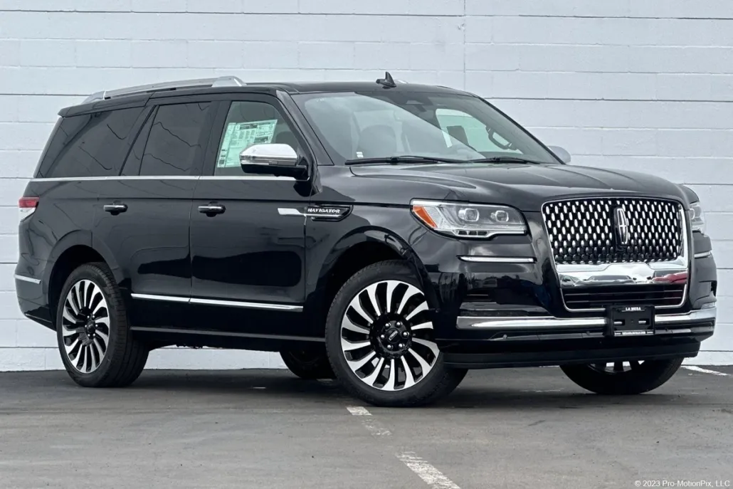 2024 Lincoln Navigator Black Label photo 1