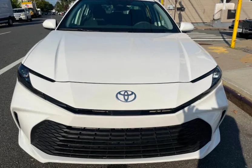 2025 Toyota Camry LE photo 1