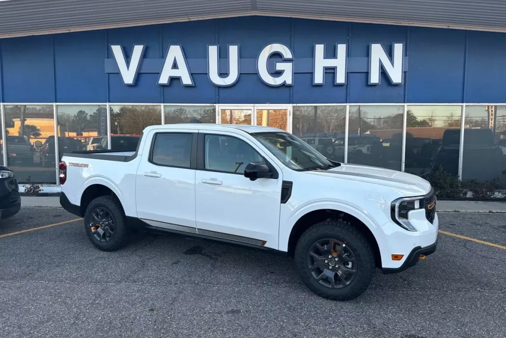 2025 Ford Maverick Tremor photo 1