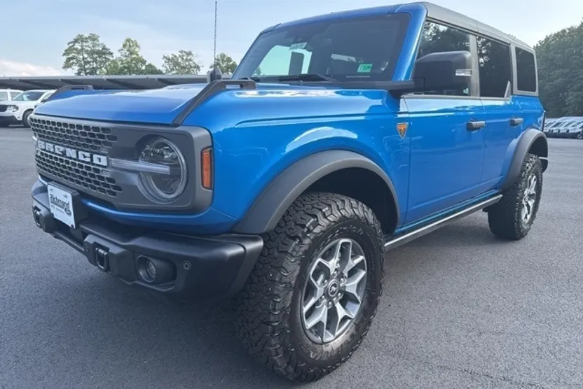 2025 Ford Bronco Badlands photo 1