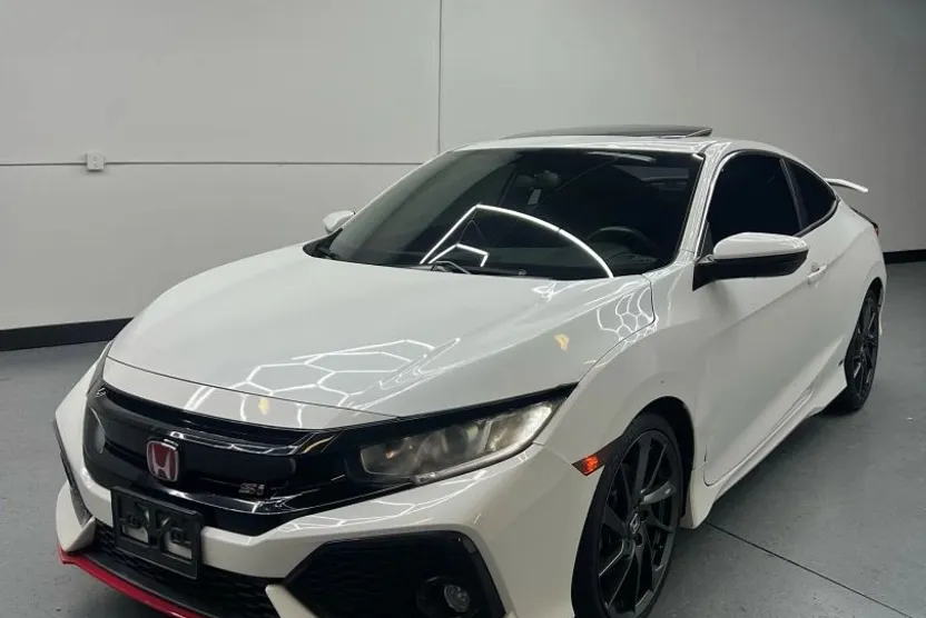 2018 Honda Civic Si photo 1