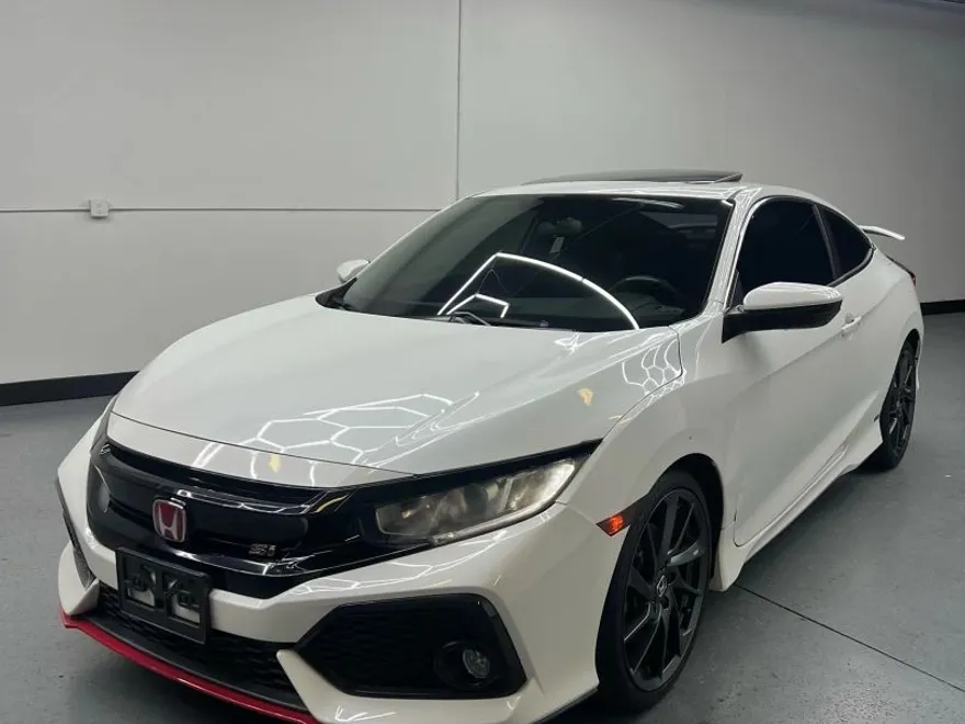 2018 Honda Civic Si photo 1