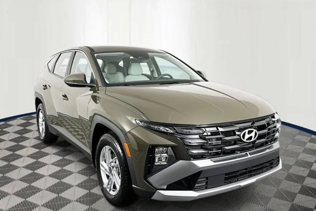 2025 Hyundai Tucson SE photo 1